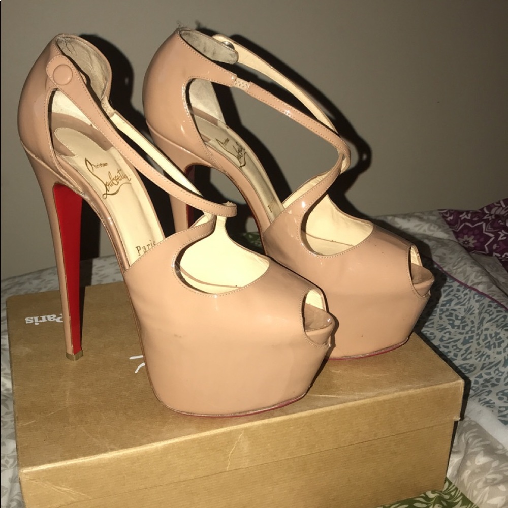 Exagonia Patent in size 39.50